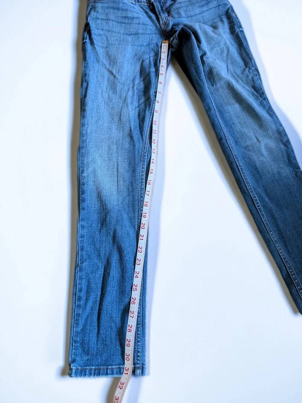 Levi's 524 Women's Skinny Jeans Blue Denim, Size 27x32, Zip Fly